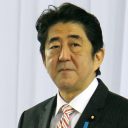 詐欺企業「ジャパンライフ」の広告塔になった安倍前首相　自民党幹部や新聞OBも利権に絡め取られる