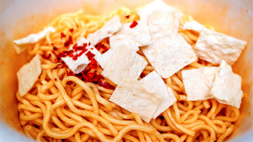 あの駄菓子「タラタラしてんじゃね~よ」とエースコックの謎コラボカップ麺3連発!の画像5